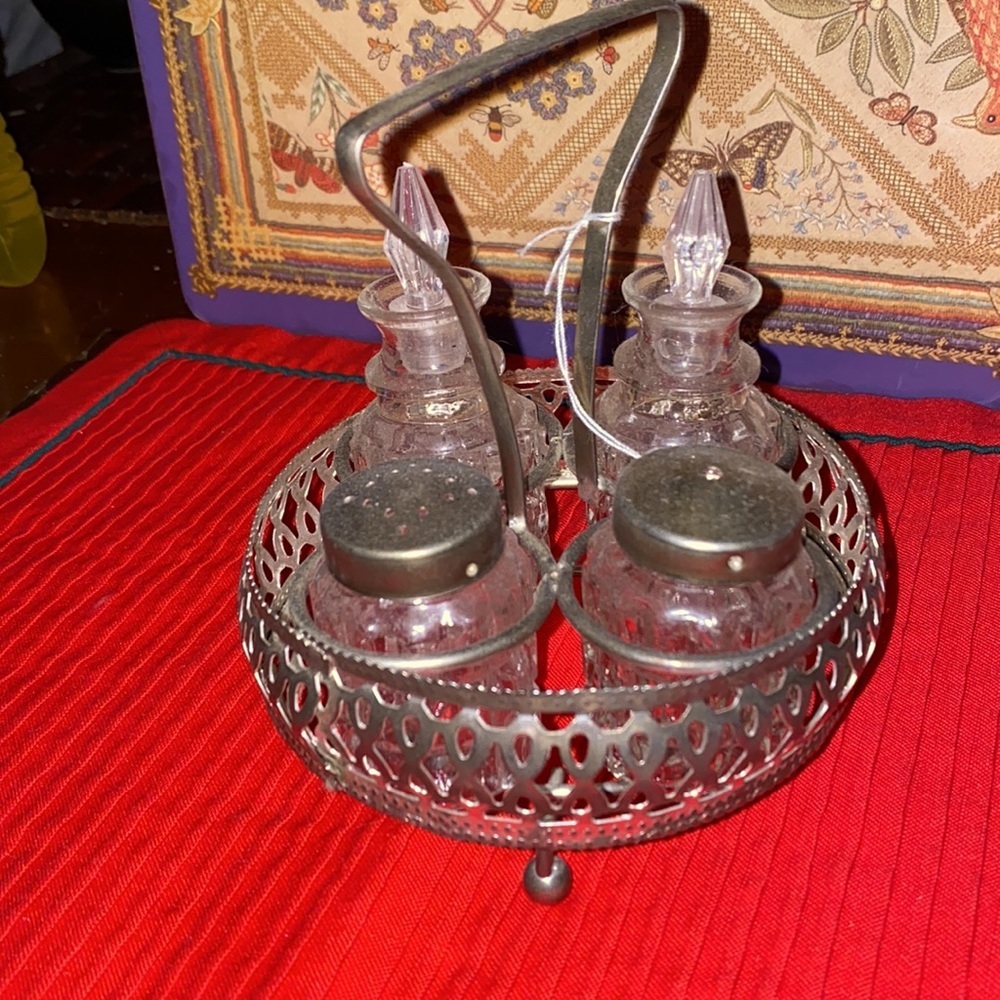 Vintage small Cruet Set Vintage 4 Piece Caddy Chrome Glass & Lucite Stoppers - Picture 2 of 5